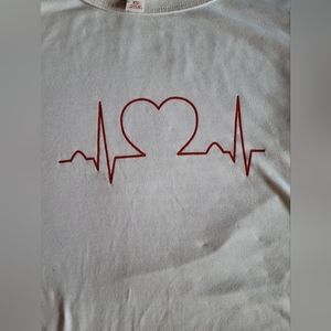 Lularoe Size XS Heartbeat Valentine's Day Tshirt!!